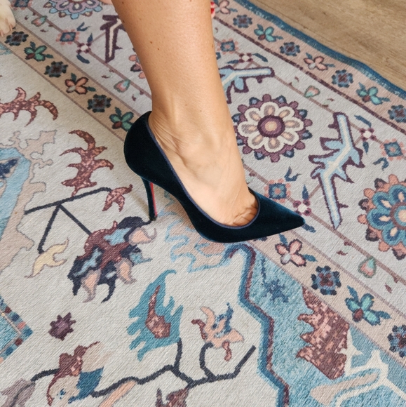 Christian Louboutin Velvet Decoltish 100 37 fits 36.5! - Picture 4 of 12